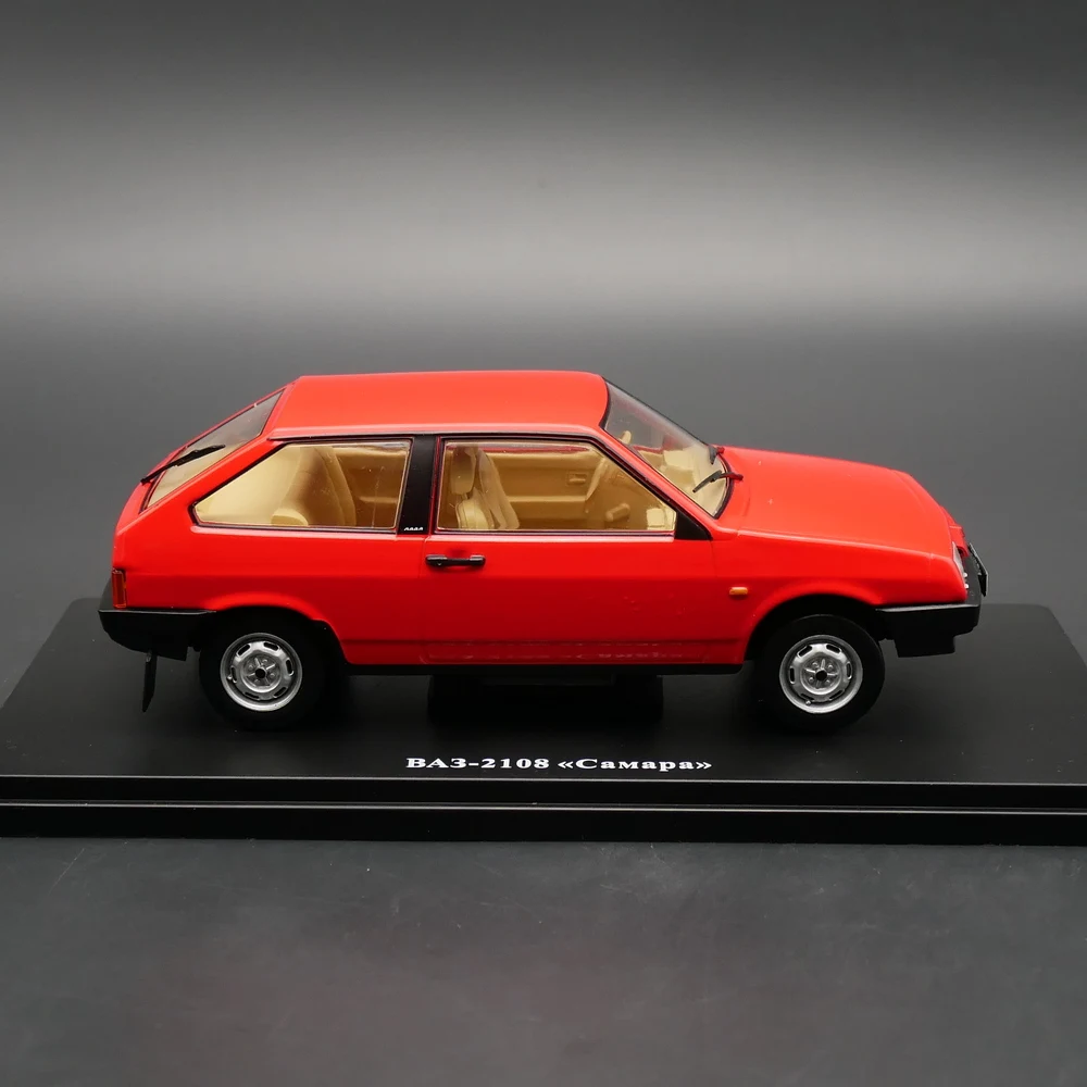 Triple 9 1:18 LADA 2108 SAMARA 1986 Limited Edition Simulation