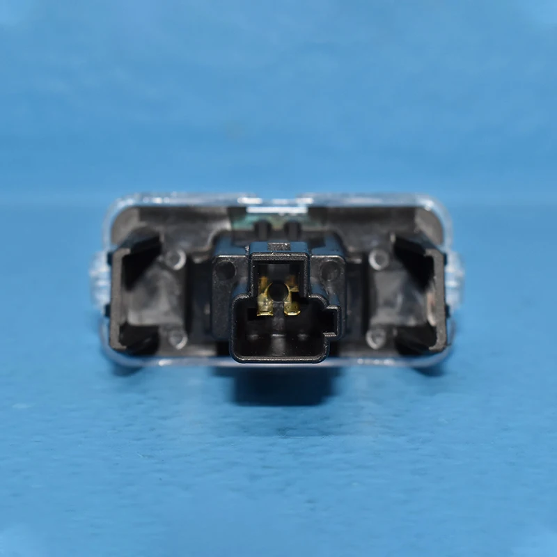 - TOYOTA SIENNA HIGHLANDER REAR LEFT OR RIGHT SIDE LICENSE PLATE LIGHT LAMP