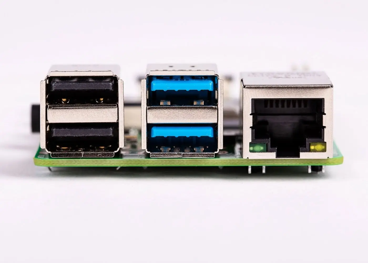 Raspberry Pi 4 Computer Model B, Single Board Computer for Building Mini PC/Smart Robot/Game Console/Workstation/Media Center
