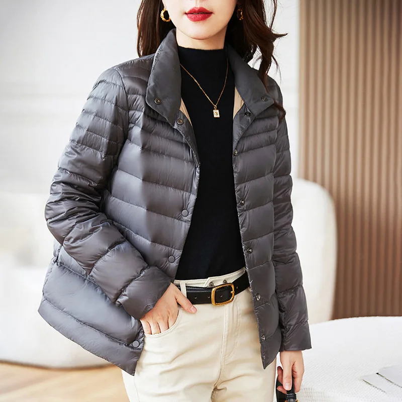 

European light and thin down jacket for women's short, loose, high-end, glossy small white duck down 2023 new winter wear
