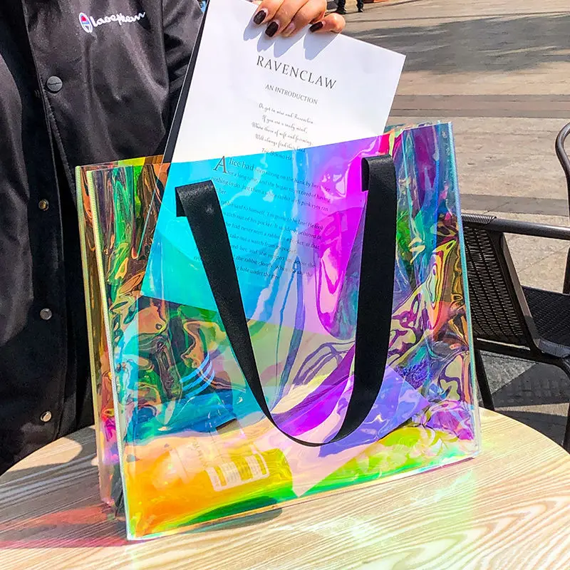 Рисунок 2 - Прозрачная сумка из ПВХ с лазерным рисунком