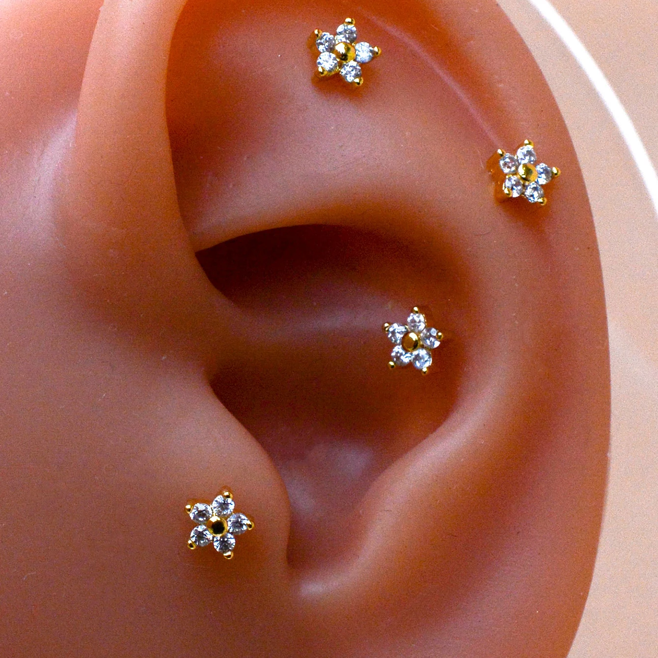 1PC Titan Stahl 20G Triple CZ Knorpel Helix Ohrringe Blume Blatt Tragus Standard Stud Conch Rook Ohrläppchen Piercing schmuck – Detail 4