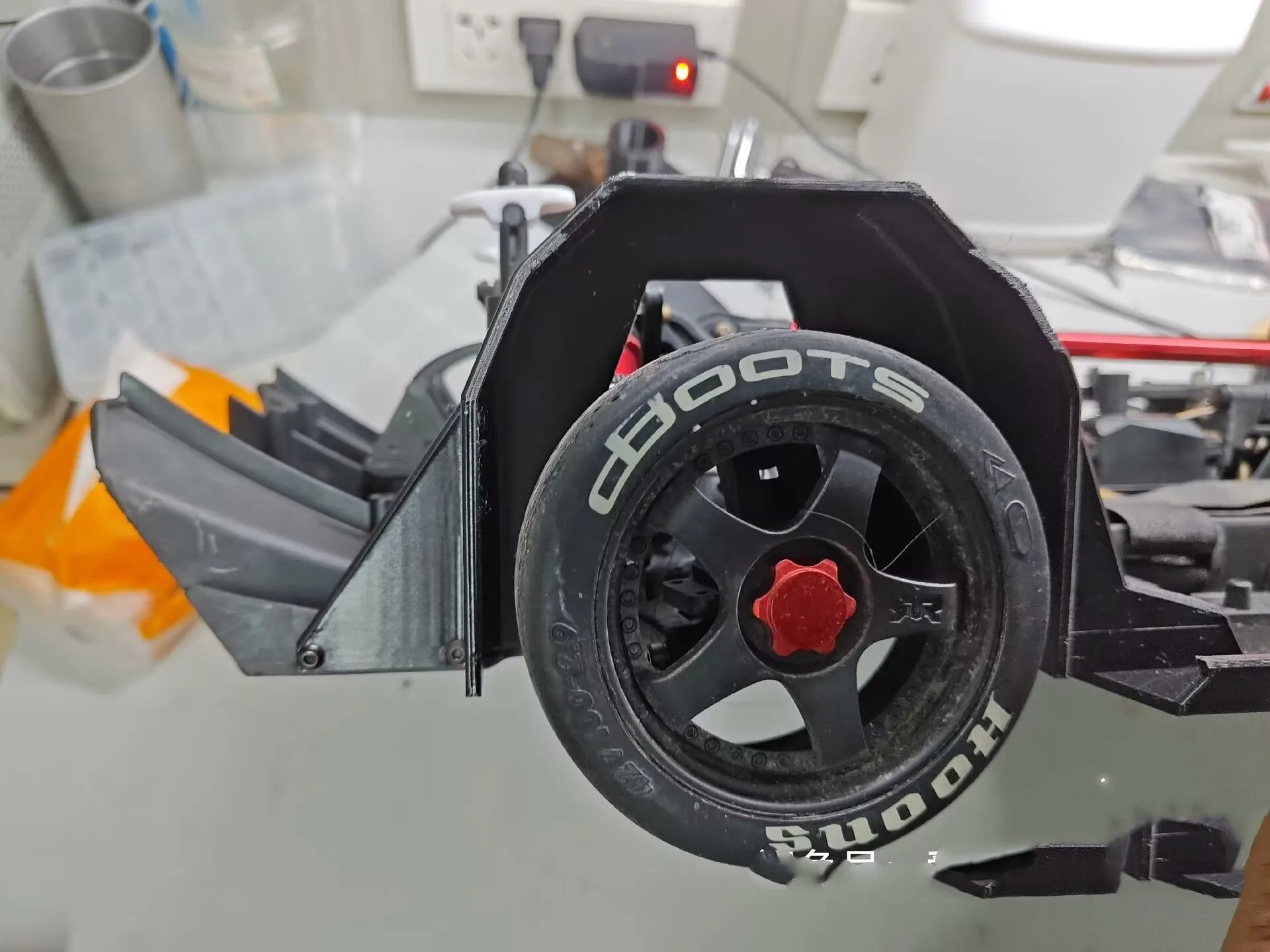 Garde-boue ARRMA Infraction V2 6S BLX avec fixations, pièce RC adaptée au drift et au tout terrain