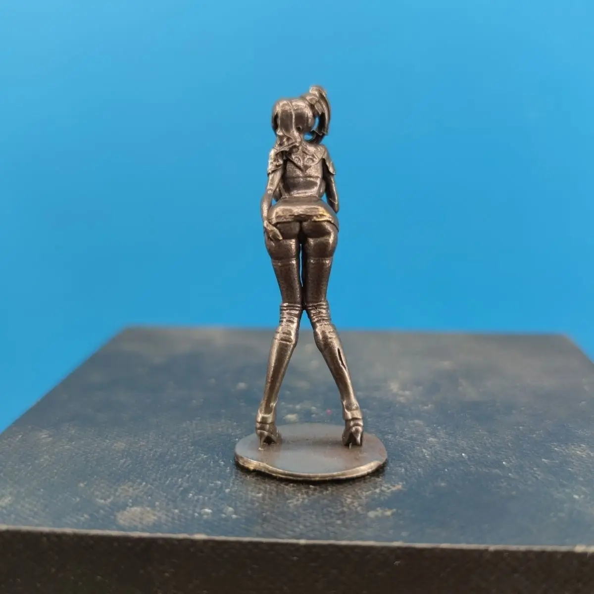 Brass Sexy Girl Decoration Model Anime Secondary Character Hand Puppet 4
