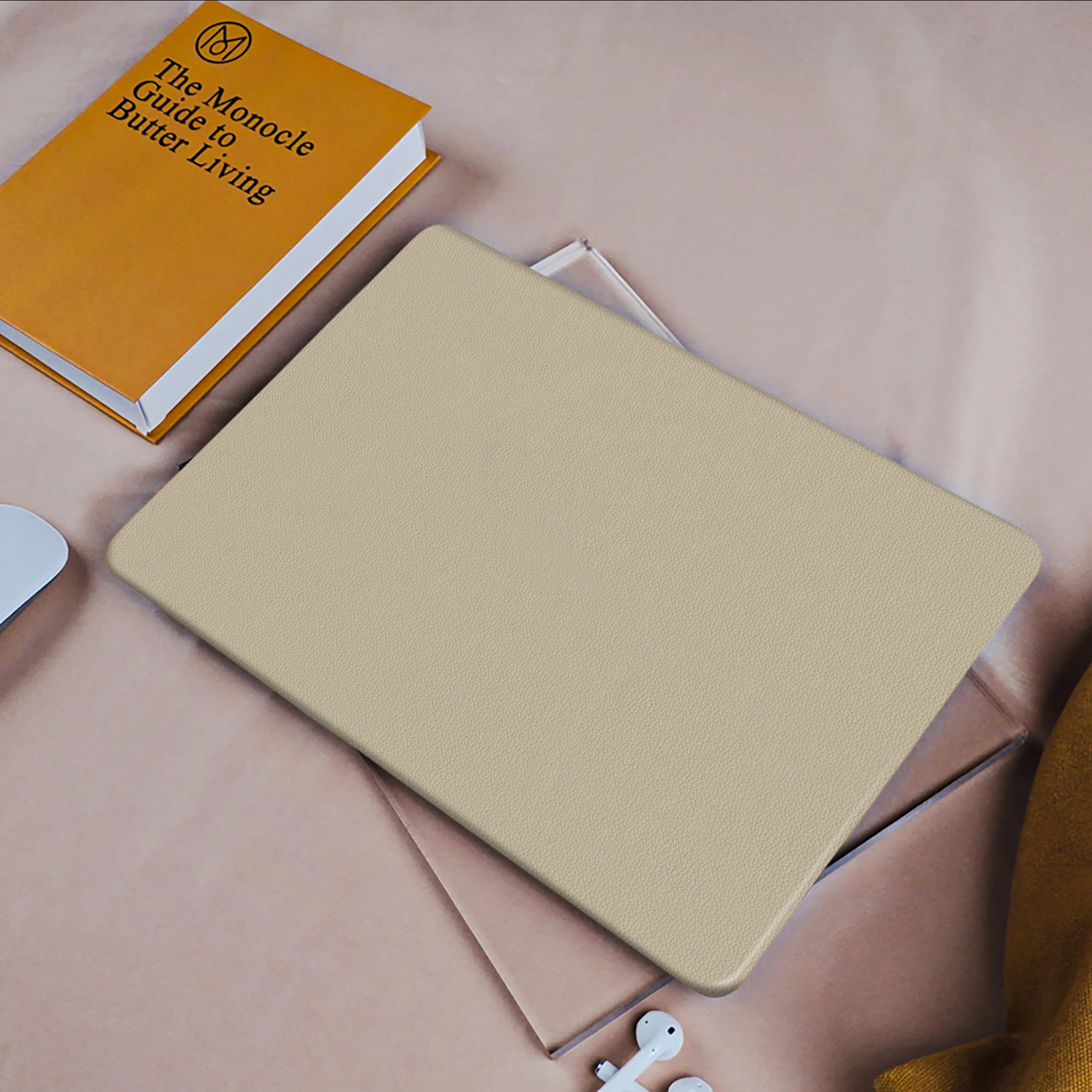 Capa de Couro Requintado Oco Macbook Bege Portátil Case Exclusivo Proteger Capa para Macbook Air 13 11 Macbook Pro 13 15 16 A2485 - Imagem 4