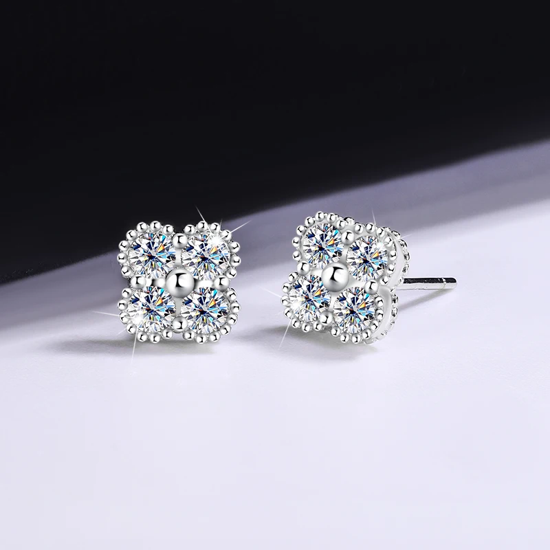 

S925 sterling silver Mosang diamond, Four leaf Clover earrings, 1.2 carat light luxury niche high-end flower full diamond,