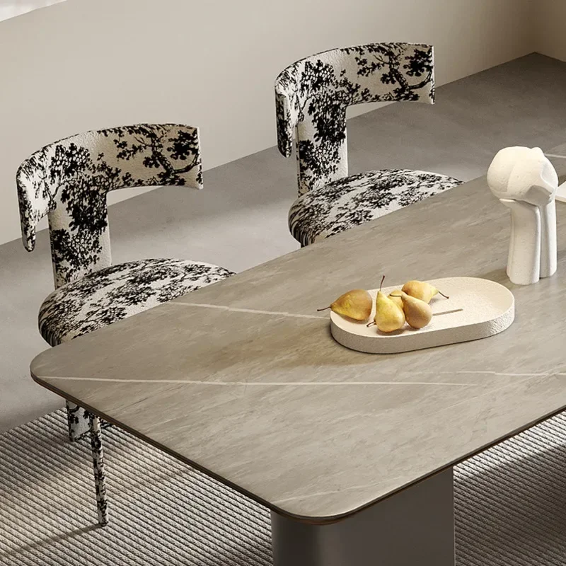 كراسي طعام من أزهار البرقوق في العصور الوسطى ، كرس...