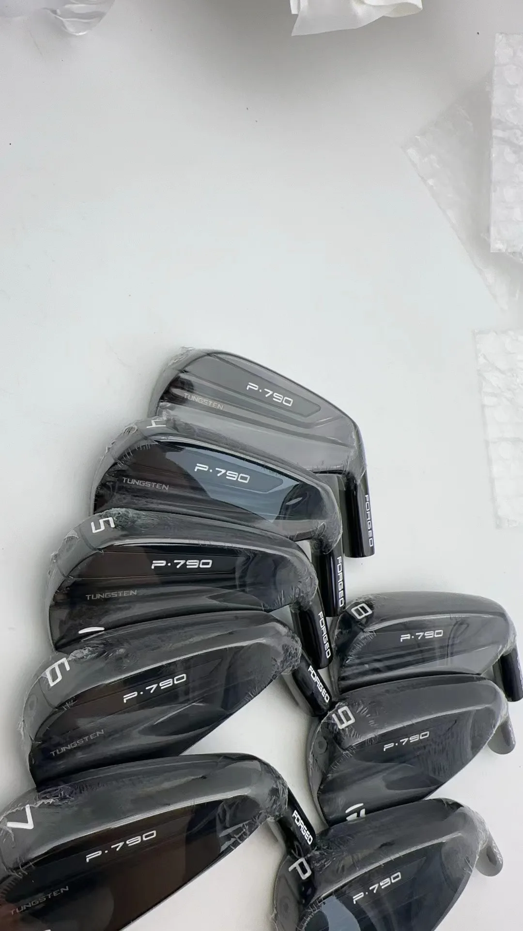 Black Golf Club P790 Iron Set 3456789P with Shaft P790 8pcs Golf Iron sets free shipping