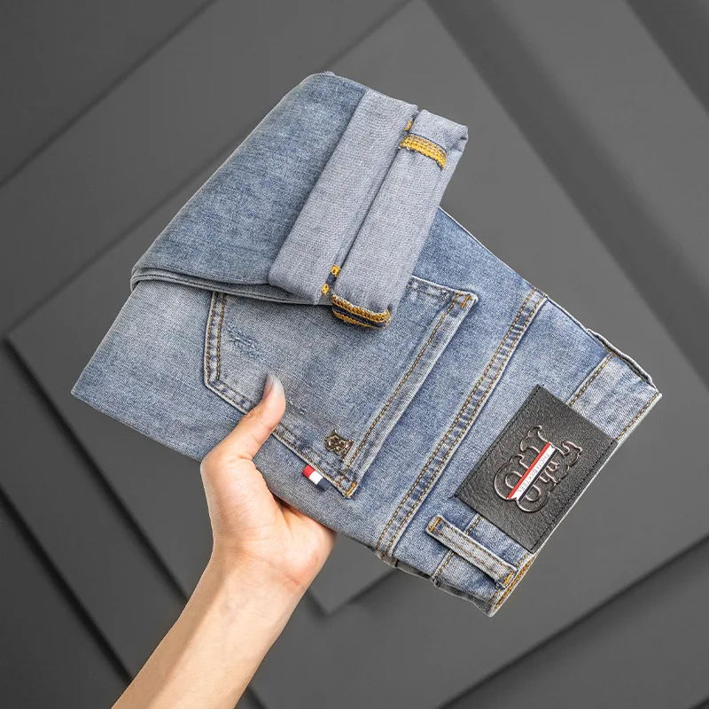 Рисунок 3 - Синие мужские джинсы высокого качества