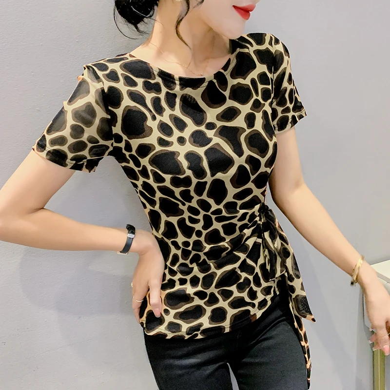 

Женская футболка с коротким рукавом, Повседневная футболка в европейском стиле на шнуровке с леопардовым принтом, модель 2023 на лето, 32062