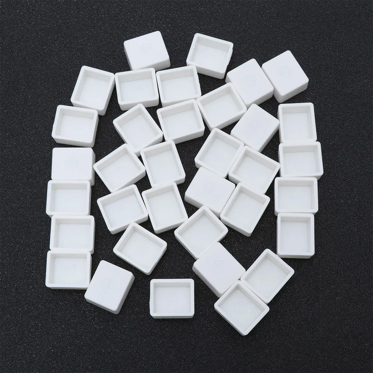 100Pcs 빈 수채화 팬 수제 수채화 초보자를 위한 하프 사이즈 플라스틱 페인트 용기 초보자 전문가 견고하고 세척 가능