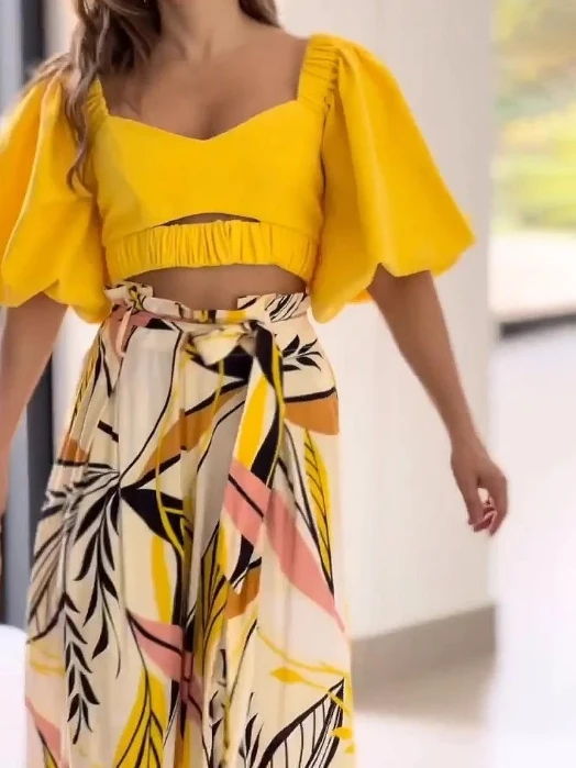 Two Piece Set Women Outfit 2024 Summer Fashion V-Neck Short Sleeved Crop Top & Casual High Waist Printed Wide Leg Pants Set