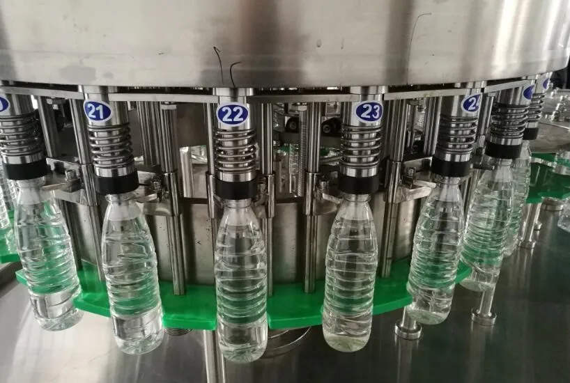Macchina Automatica Personalizzata per il Riempimento di Acqua Pura e Purificata in Bottiglie PET da 250 ML, 500mL, 600mL, 750mL, 1 Litro, 2L - immagine 5