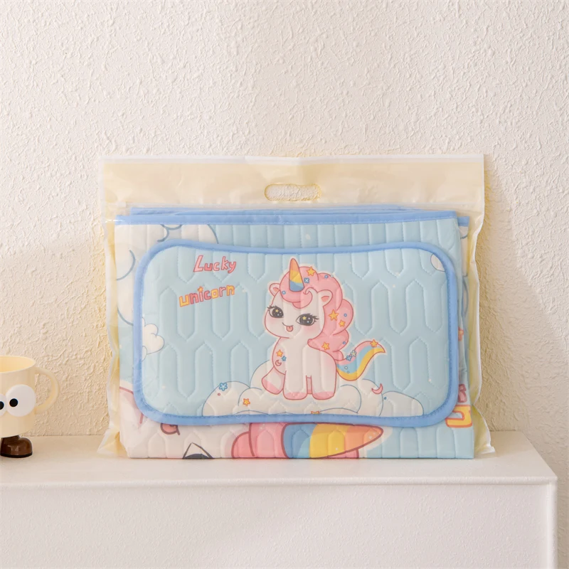 2 pz/set Tappetini rinfrescanti estivi per bambini Scuola materna Pausa pranzo Tappetini morbidi per bambini Modelli simpatici cartoni animati Lenzuolo Pat Cuscino - immagine 6
