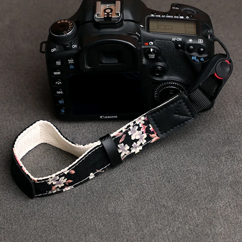 블랙 바텀 사쿠라 퀵 릴리스 카메라 손목 스트랩 (DSLR 미러리스 사진 촬영용 핸드 로프, 내구성 있는 조절 가능한 손목 밴드)