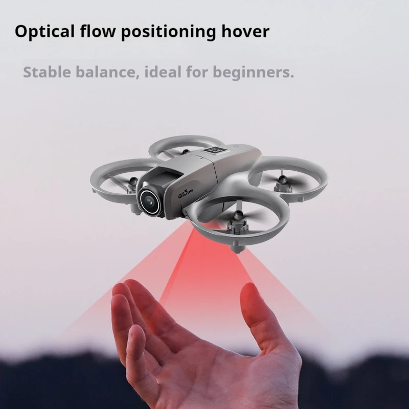 Gros plan sur la caméra intégrée du drone enfant sans balais avec caméra, jouet RC pliable pour débutant
