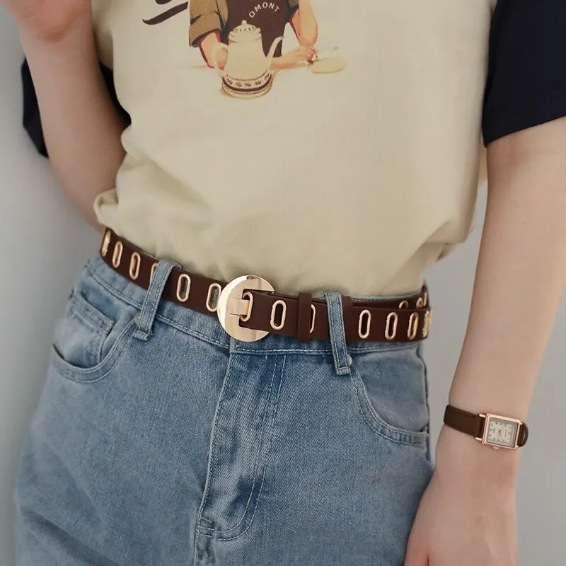 Maikun New Women Belt Adjustable Hole Grunge Punk Belts for Women Alloy Pin Buckle Leather Belt for Pants Dresses Trendy Belt