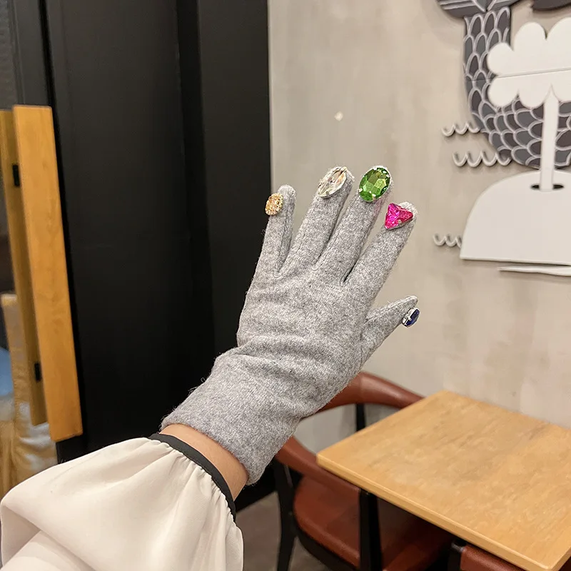 Ski gloves Cashmere gloves Korean version of the new rhinestone split finger gloves can touch screen warm cycling warm C038