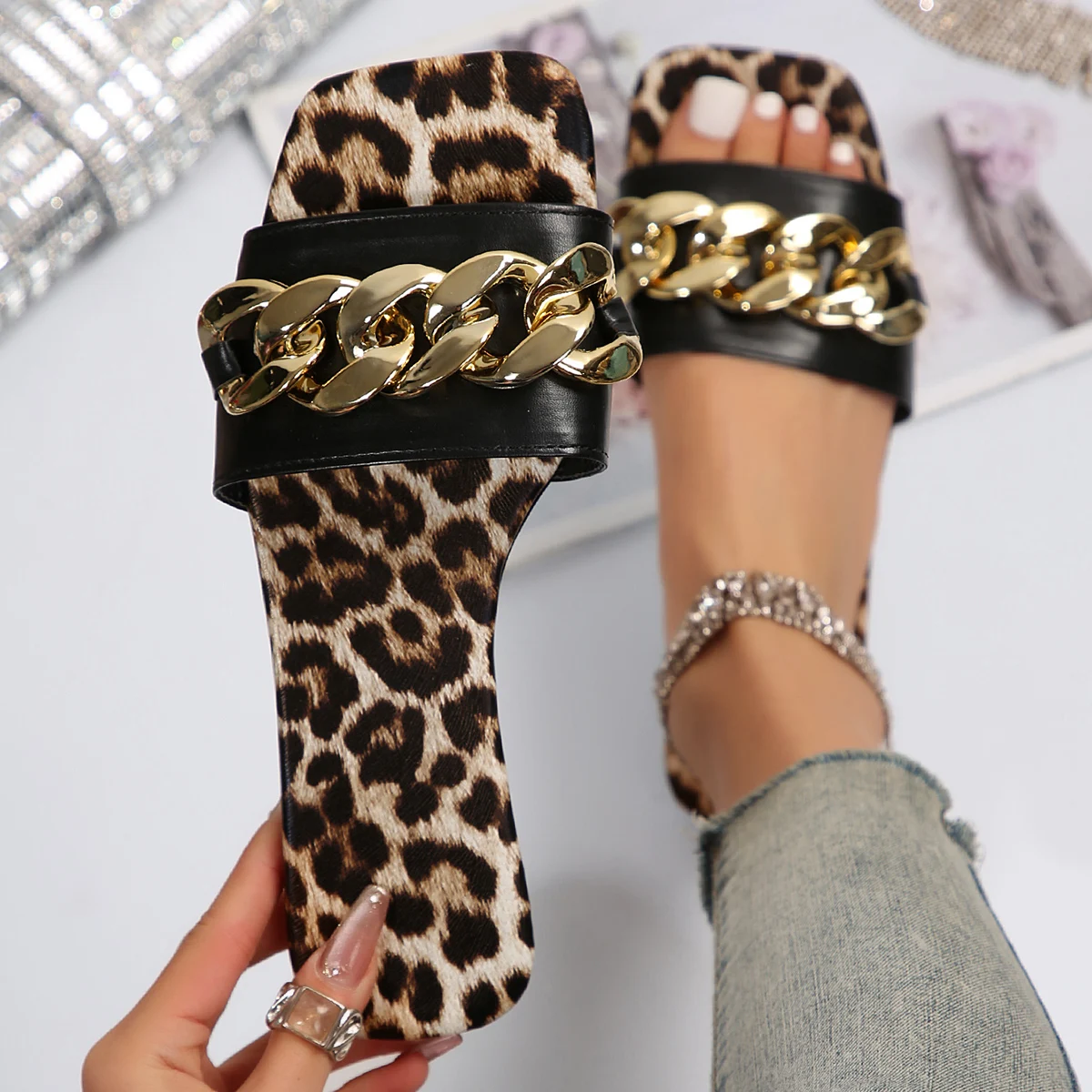 

Leopard Snake Print Chain Summer Slippers Women 2024 New Trend Outdoor Flat Sandals Female Flip Flops Design Big Size 36-43