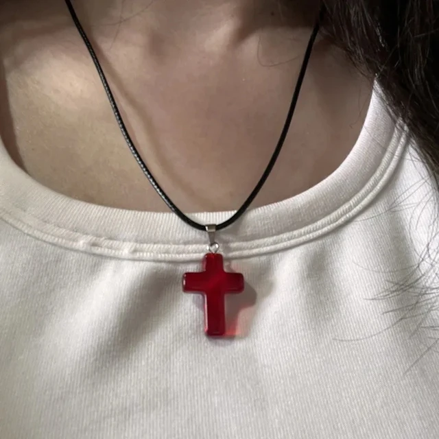 Collier gothique Vintage avec pendentif croix en verre rouge, chaîne en corde de perles noires pour femmes et hommes, accessoires de bijoux esthétiques EMO Grunge Y2K 1