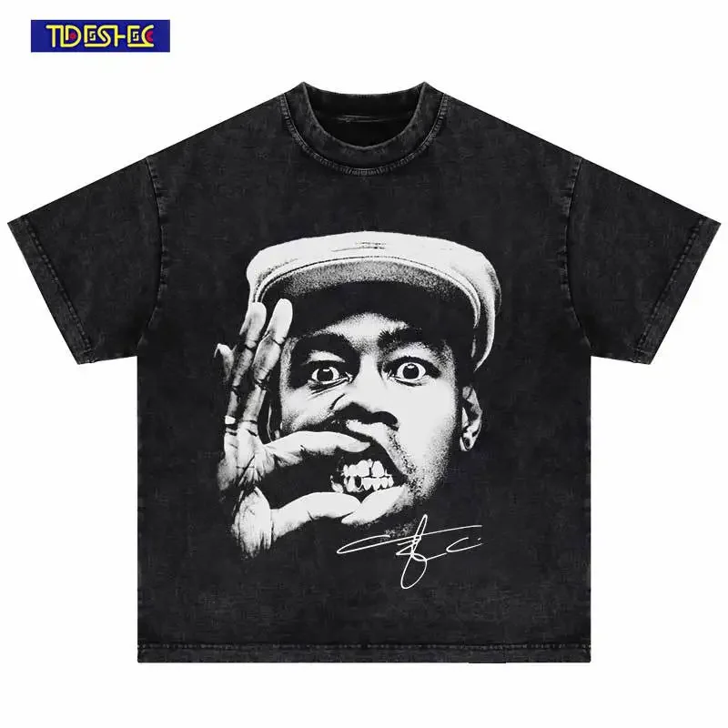 Hip-pack graphic t-shirt