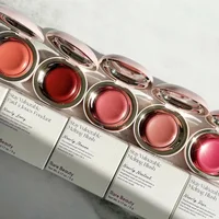 Rare Beauty Blush Lip Gloss illumine le teint, est soyeux et magnifique, et rehausse les contours. Maquillage pour filles et femmes avec boîte. 3