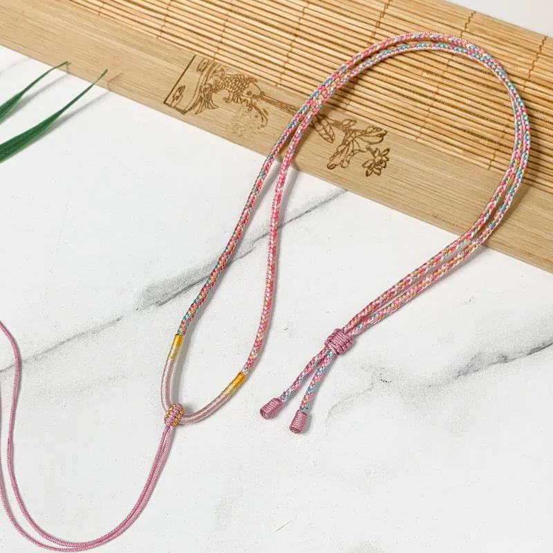 قلادة مطرزة متدرجة مستوحاة من الصين مع حبل قابل لل...