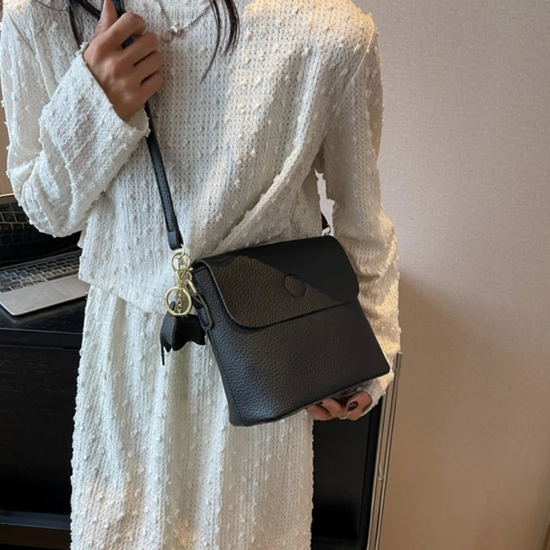 Women PU-Leather Bag Girls Fashion Shoulder Bag Small Bucket Bag Ladies Solid Color Crossbody Bag for Shopping
