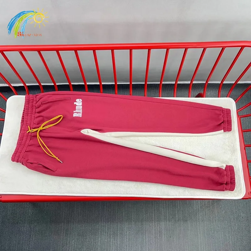 

2023 New Red Black Patchwork Rhude Sweatpants Men Women 100% Cotton Heavy Fabric Logo Embroidery Rhude Casual Pants Back Pockets