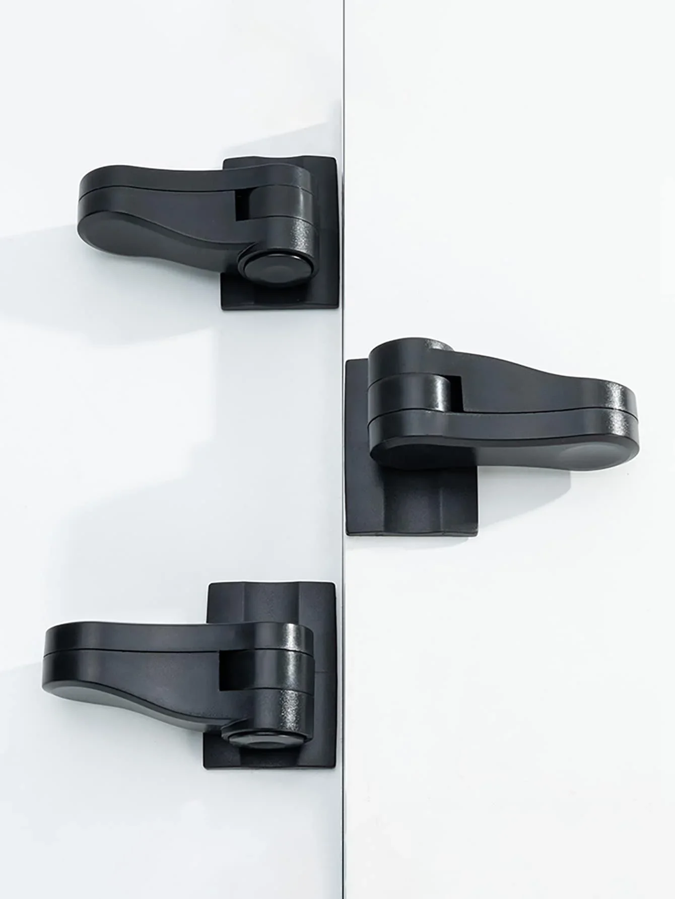 Description Picture 5 of item1pc- Multi-function door handle lock Child safety lock for cabinet drawer doorstop