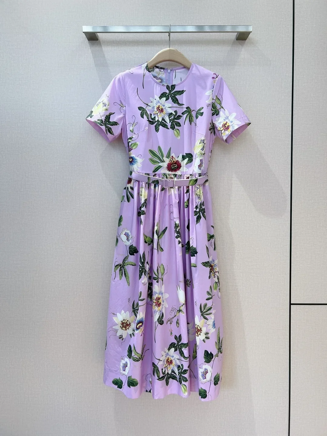 

Хлопковое фиолетовое платье миди с цветочным принтом, коротким рукавом и затягивающей талией, Новое поступление, весна-лето 2024, высококачественная одежда