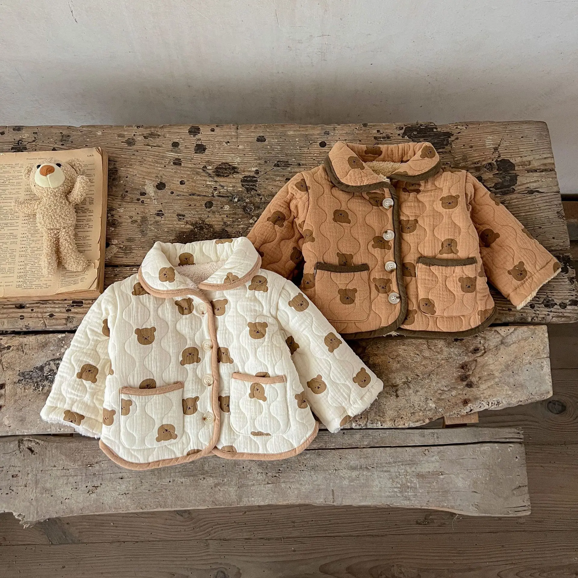 Ins Winter Newborn Girl Parkas Cotton Padded Bear Printed Turn Down Collar Baby Girl Jacket Plus Velvet Thicken Infant Coat