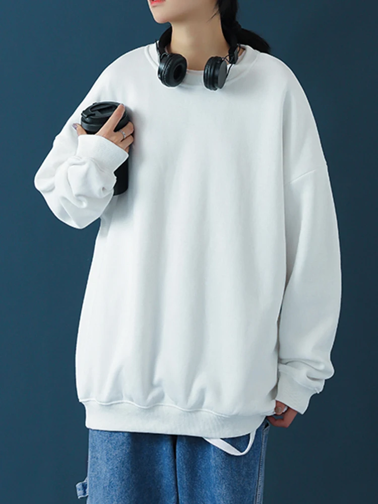 CW02 white