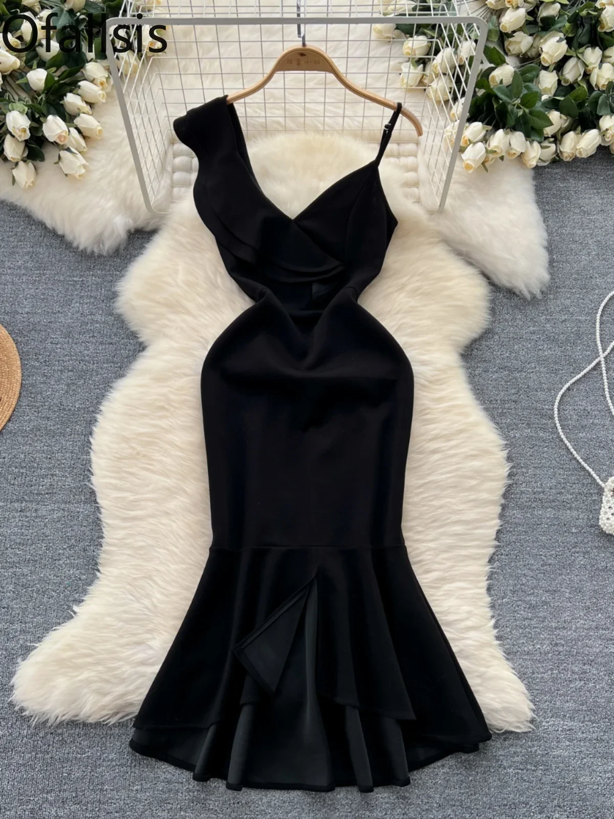 

Женское платье с V-образным вырезом Ofallsis, черное приталенное платье с одним открытым плечом и оборками по краям, в стиле пэчворк, лето 2024