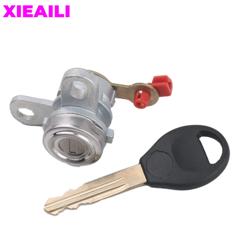 

XIEAILI OEM Левый дверной замок для Nissan A33 с ключом S720