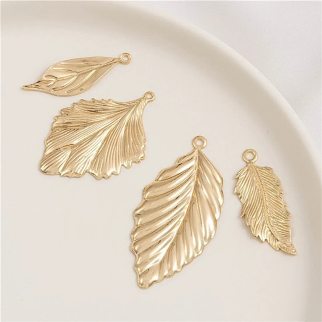 

14K Gold Wrapped Textured Leaf Pendant, Ginkgo Leaf Pendant, DIY Handmade Earrings, Hairpin Pendant Accessories D025