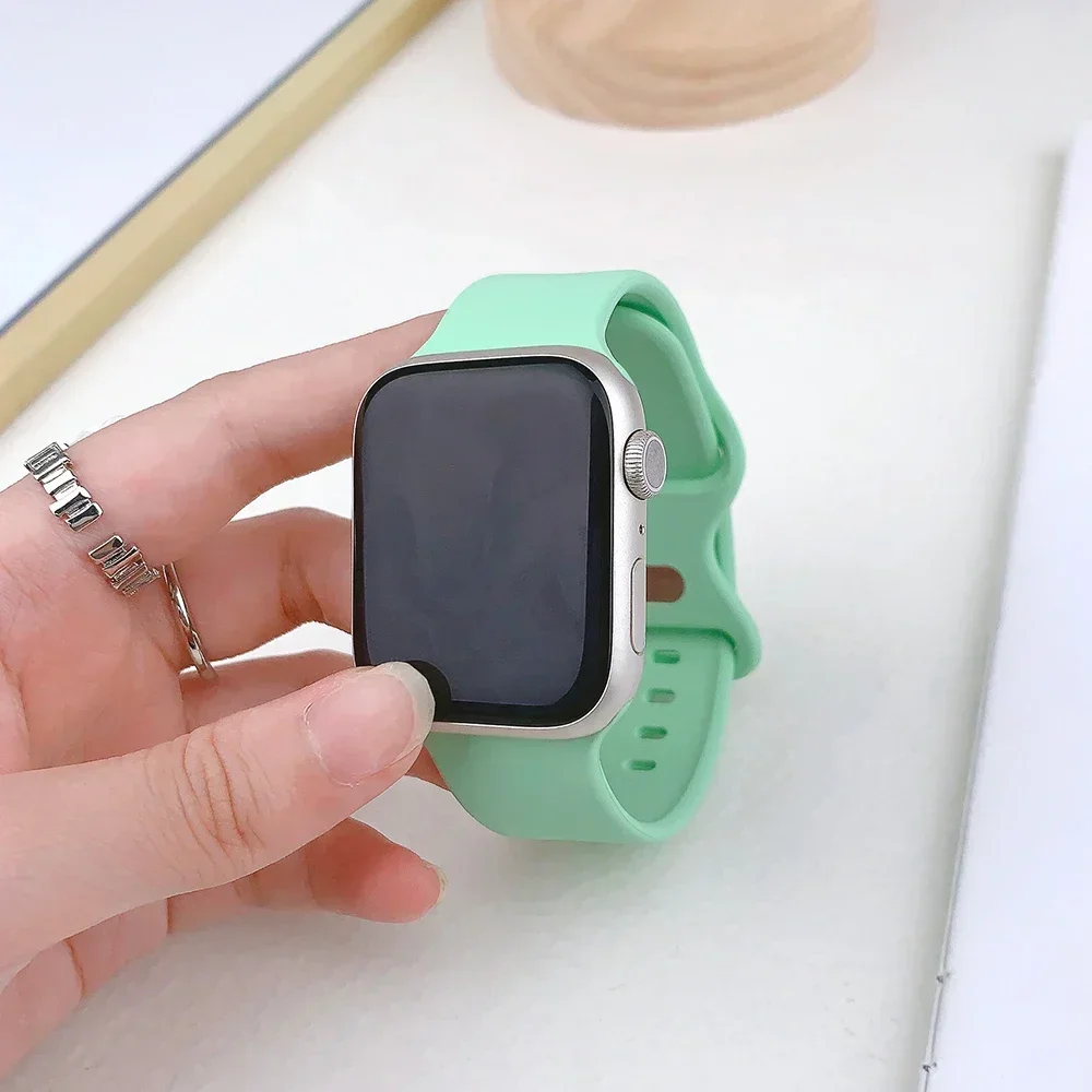 Premium Silicone Strap for Smartwatch - Durable and Stylish Bracelet Accessory