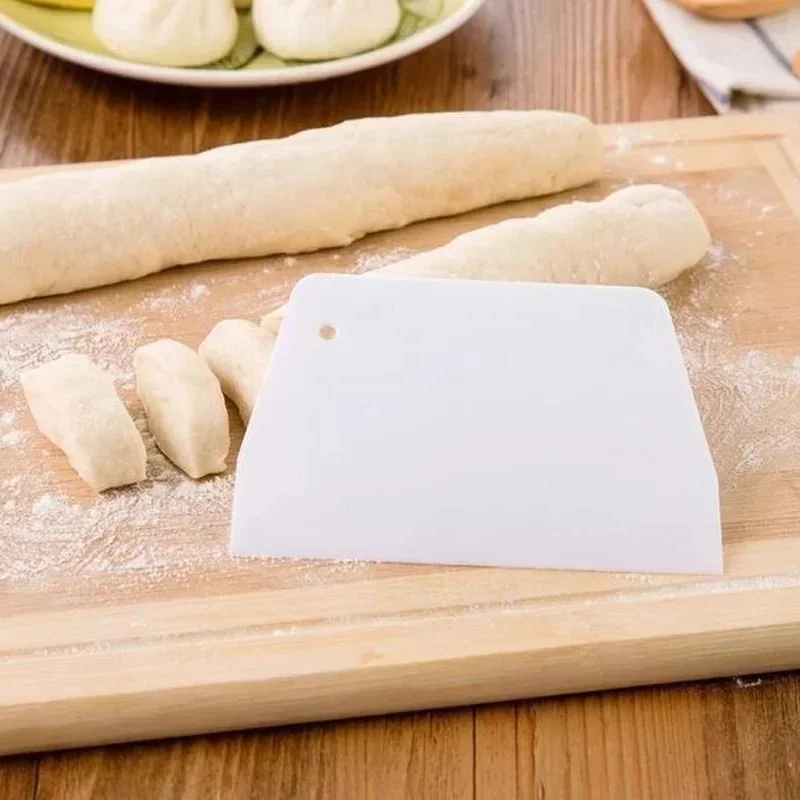 2PCS/SET High Quality Multifunction Dough Cutter DIY Baking Scraper Butter Knife Cake Scraper for Cakes Christmas Baking Tools