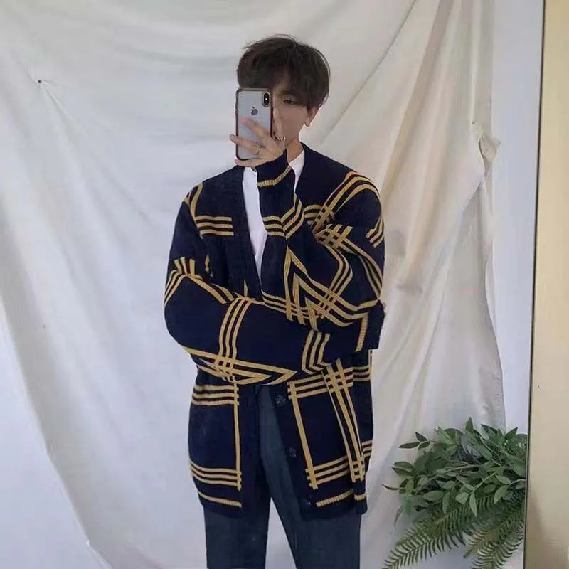 Autumn And Winter Sweater Men\'s Ins Vintage Loose Languid Style Knit Cardigan V-neck Plaid Korean Version Personality Jacket Tre