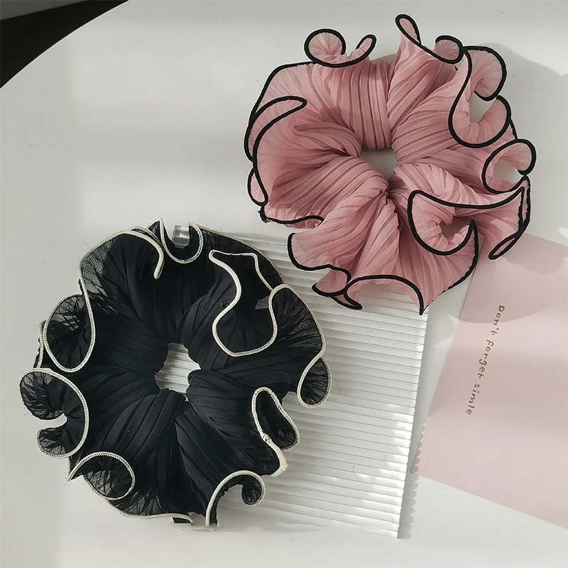 Elegant Women's Hair Scrunchies - Trendy and Versatile Hair Accessories