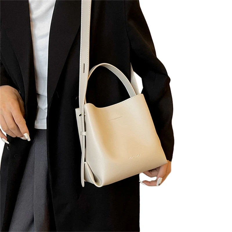 Fashionable & Functional Shoulder Bag & Versatile PU Bag for All Genders