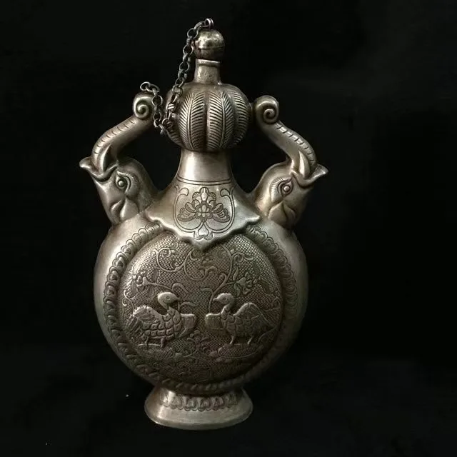 

Antique collection old silver pot handmade elephant trunk garlic head copper pot white copper tea kettle wine pot ornaments