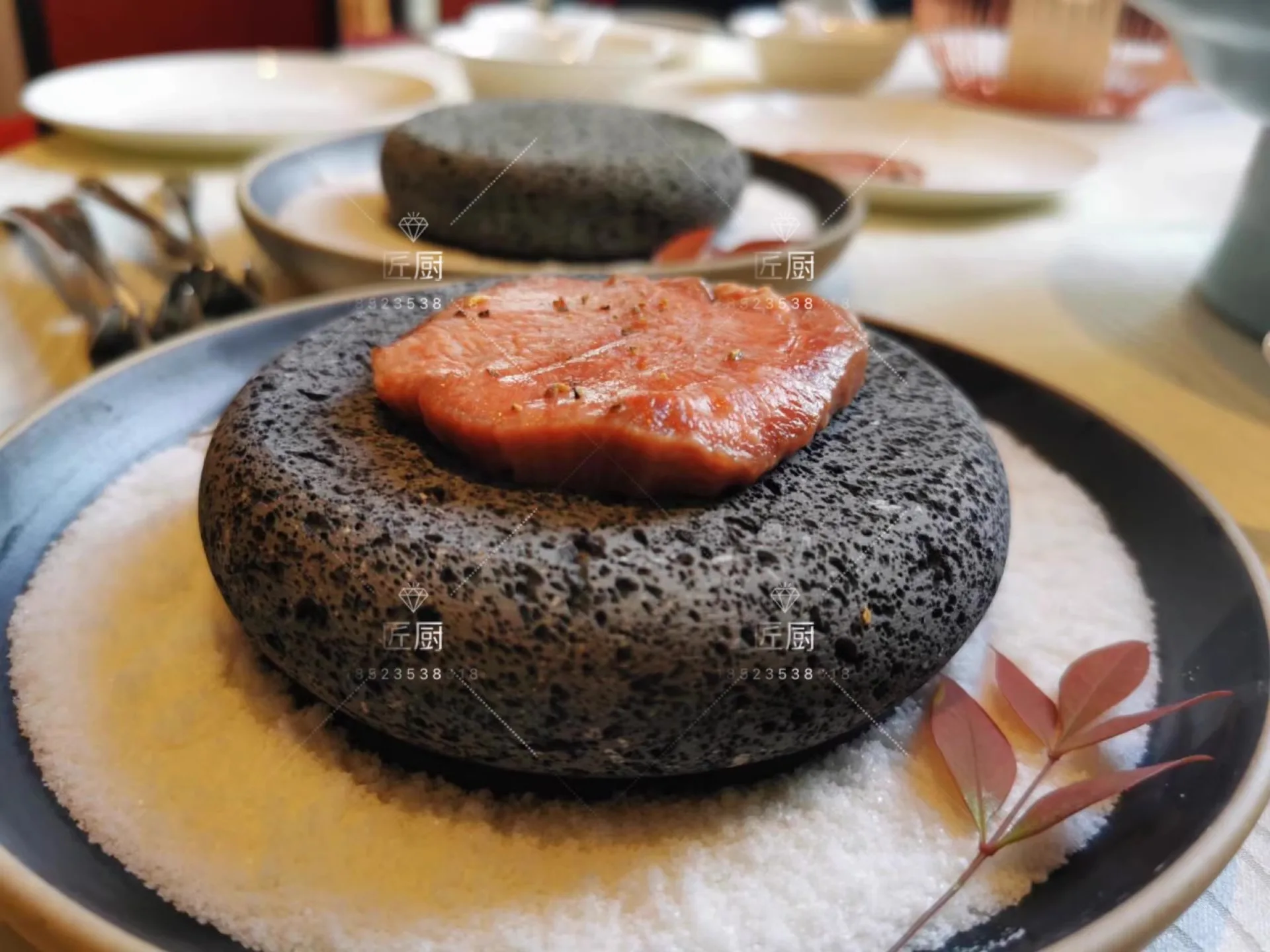 セラミックカトラリーサラダボウル 3.3オンス セラミックディップ/ディッピングボウルセット - ディッピング醤油皿/ボウル 寿司用  セラミックディップソース皿セット 和風ディップボウル 前菜サービング 酢 醤油 デザートボウル ディップセラミックソース皿 11個セット ... セラミックカトラリーサラダボウルセラミックディッピングボウルセット10個ディッピングソースボウル調味料皿スナックサービングディッシュ