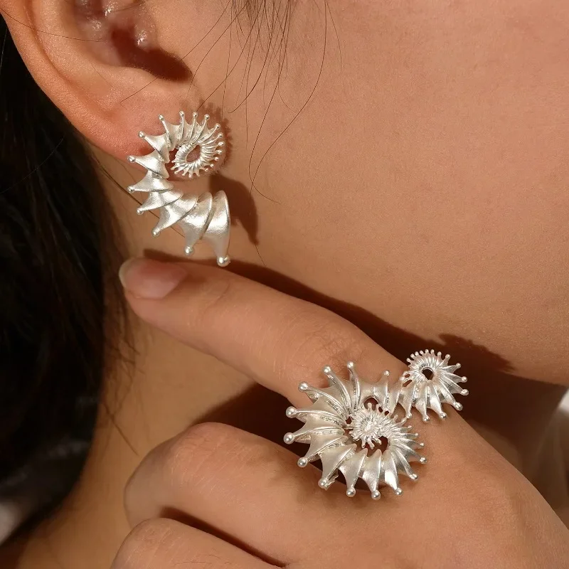Fashion Retro Metal Conch Stud Earrings Rings for Women Girls Personality Ocean Piercing Earring Unisex Jewelry Accessories Gift