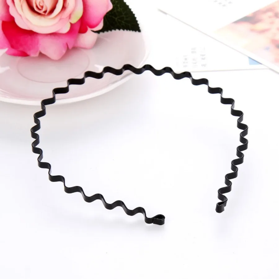 Korean Wavy Headband Image 2