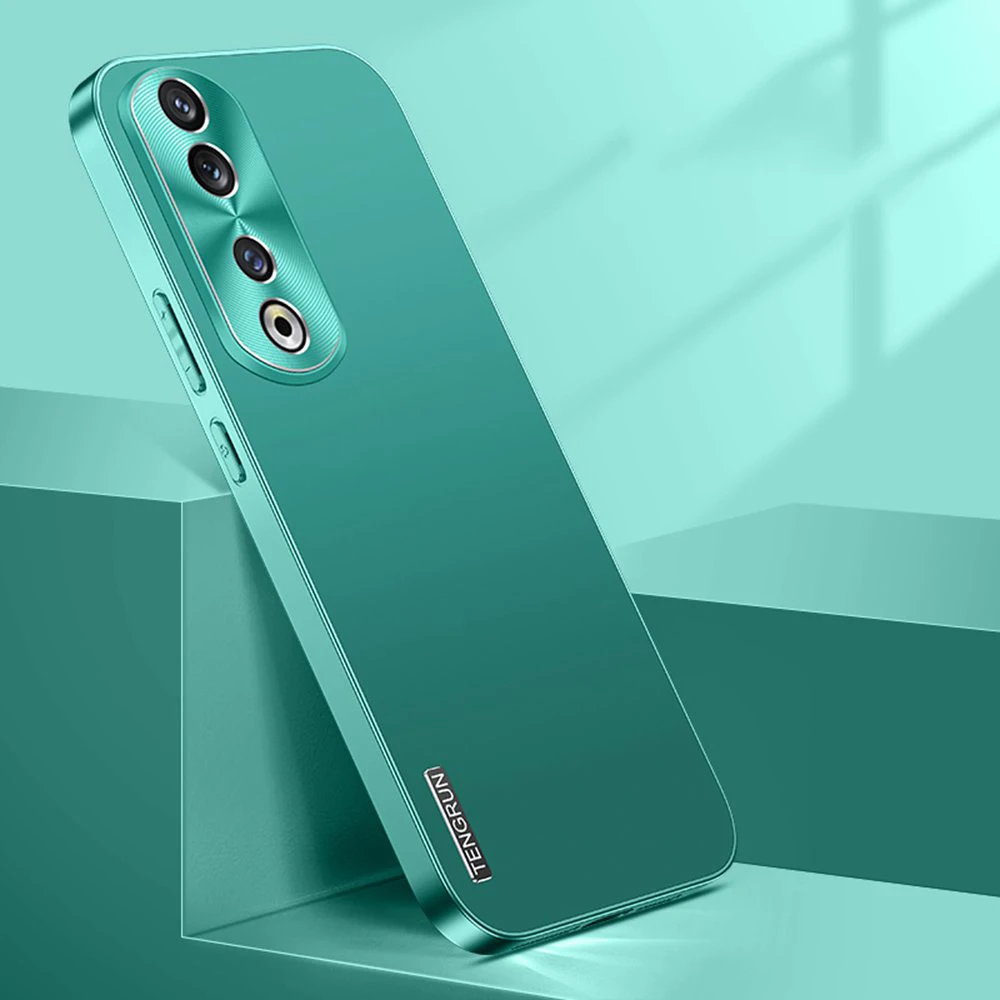Sleek Ultra-Thin Plastic Case with Aluminum Lens Protection