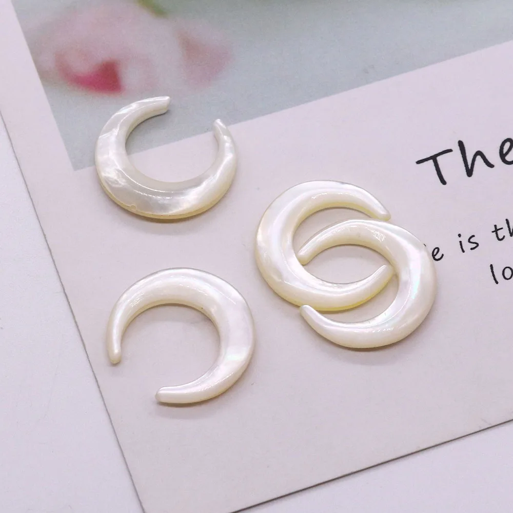 

1pcs Natural Seawater Shell Beads Moon Shape Straight Hole Holes on Both Sides Classic Necklace Pendant DIY Jewelry Gift Making