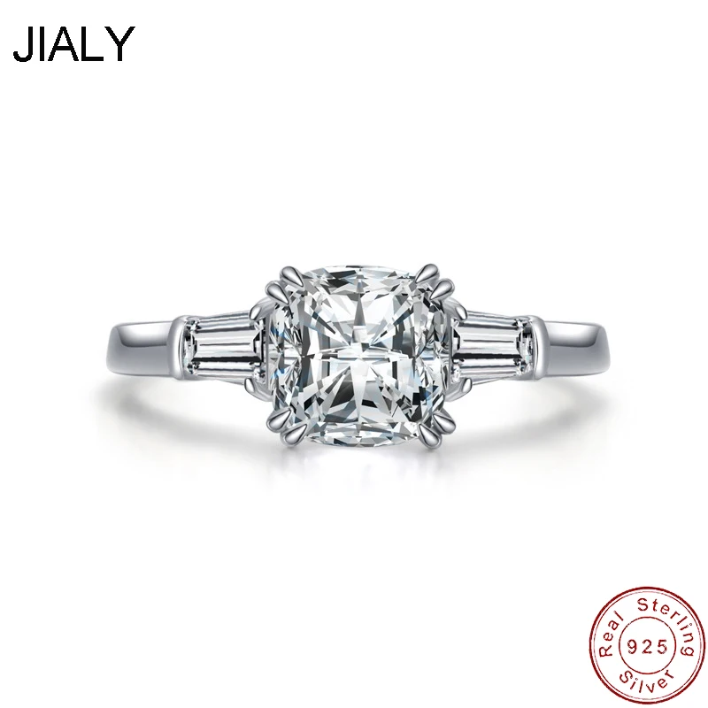 

Женское кольцо из серебра 925 пробы, с фианитом