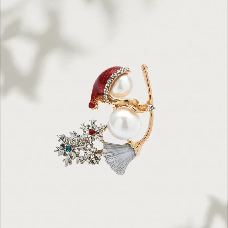 Brooch Imitation Pearl Christmas Snowman Rhinestone Gift Pin Suitable for Giving As A Birthday Gift To The Best Relatives