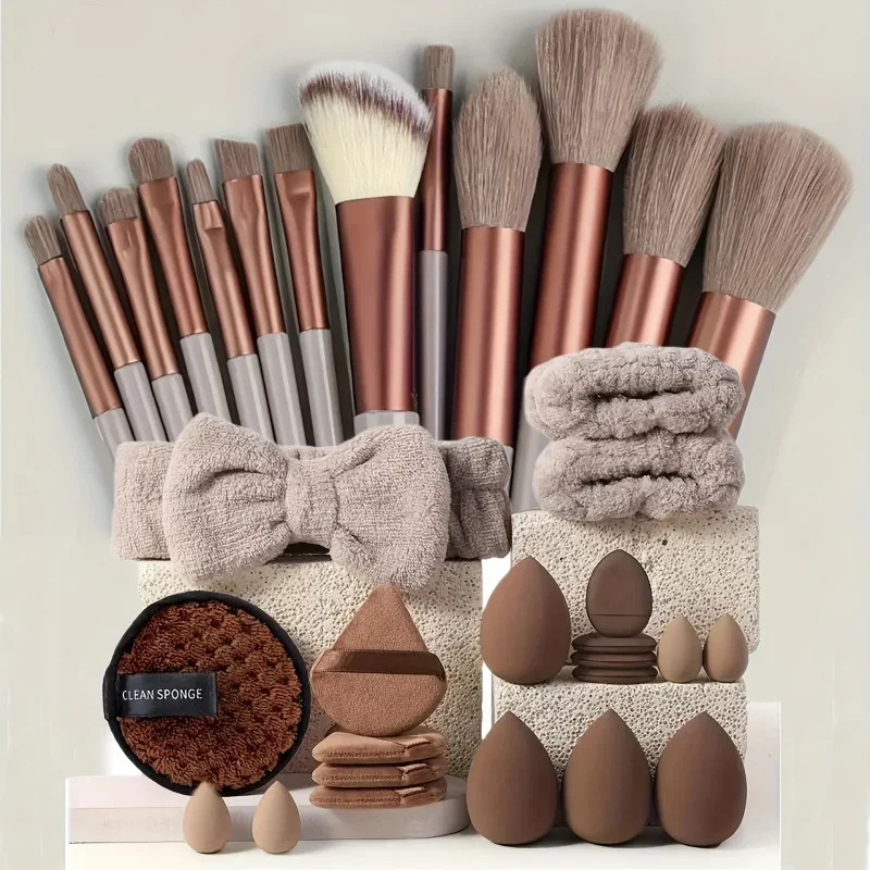 Luxurious Pink Makeup Kit: Complete Brush Set with Beauty Blender - Perfect Gift
